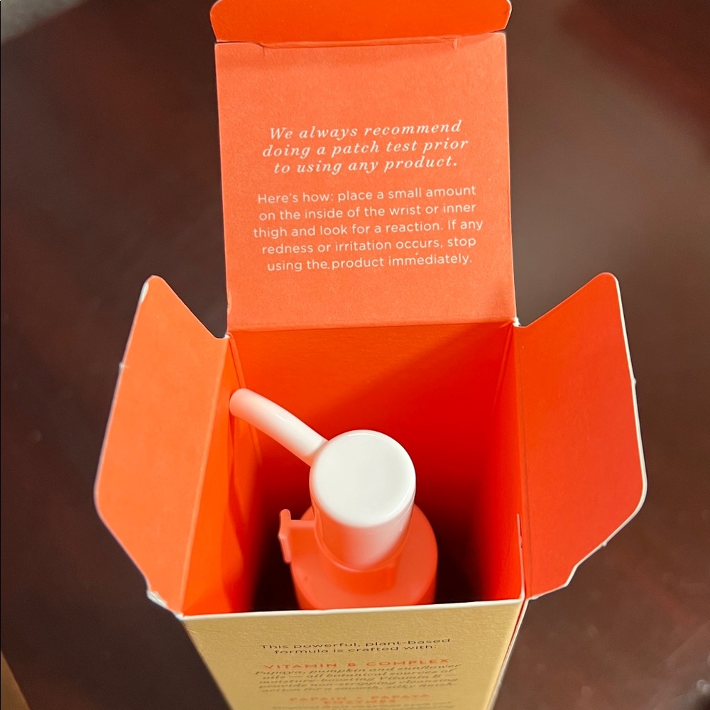 Unopened full-size bottle of OneLove Organics Botanical Enzyme Cleansing Oil - Picture 2 of 8